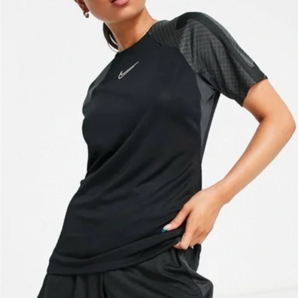 Nike Dri-Fit Women's Short Sleeve Black & Gray Soccer Crew Neck Tee Sz M NWT